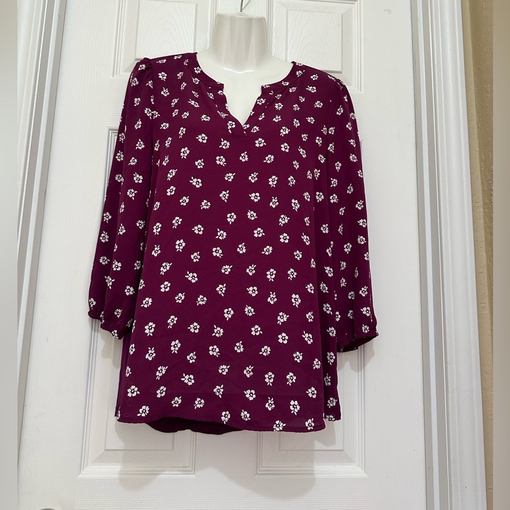 Market & Spruce Plum Floral Blouse Size Medium Great Condition